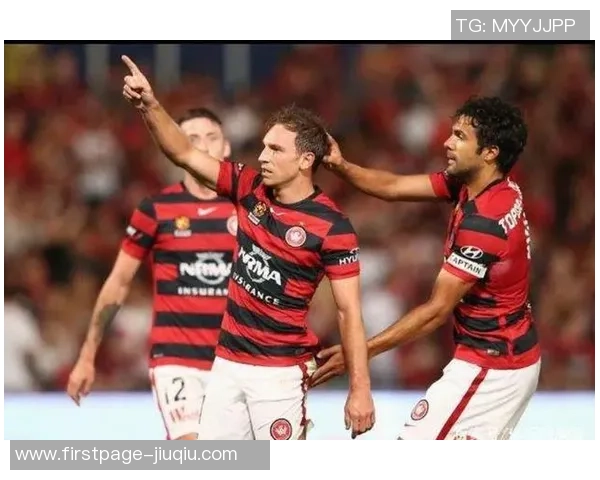 悉尼流浪者迎战惠灵顿球队展现激烈对抗与精彩进攻的足球盛宴