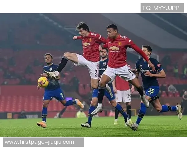 曼联主场迎战南安普顿争夺英超宝贵三分的激烈对决